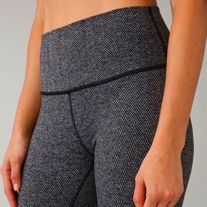 Lululemon Size 4 Herringbone Align Legging